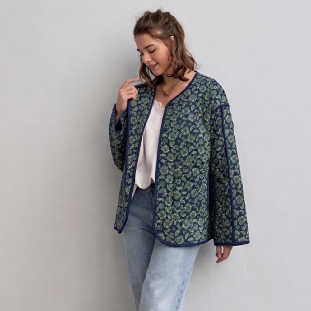 Easel-- Women's Navy & Green Quilted Floral Jacket